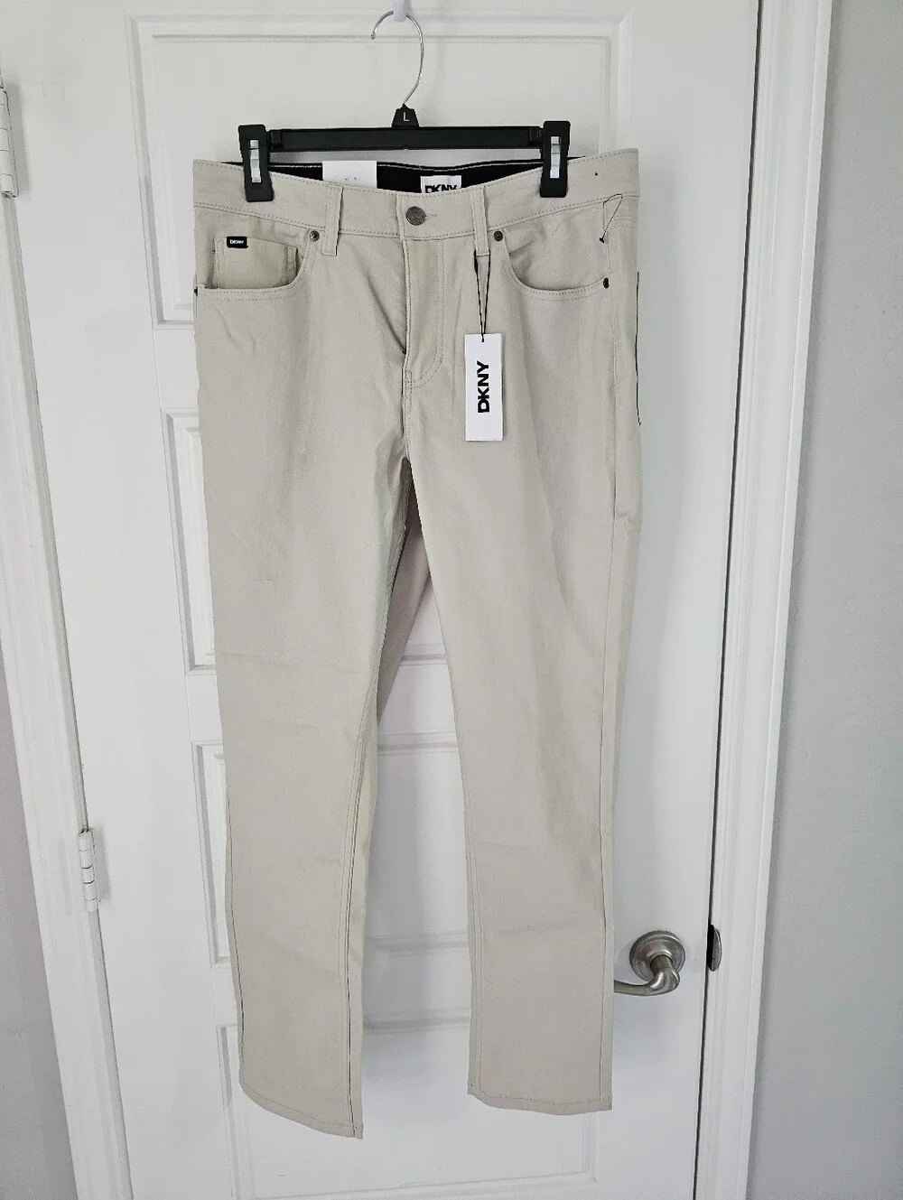 NWT DKNY Men’s Light Beige Slim Straight Jeans
